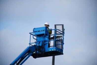 Aluguel de plataforma de trabalho aérea (PTA)